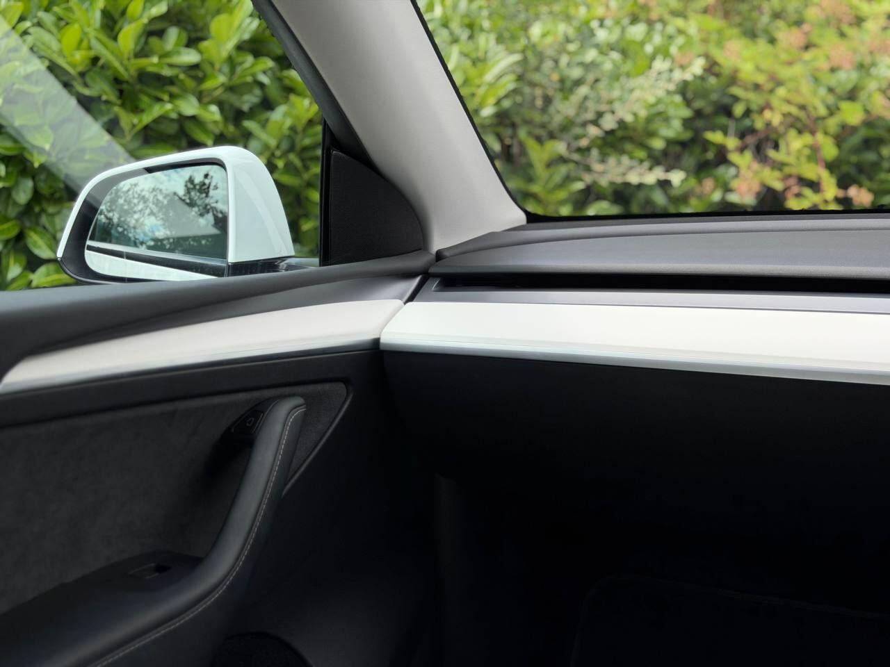 Tesla Model Y view 26