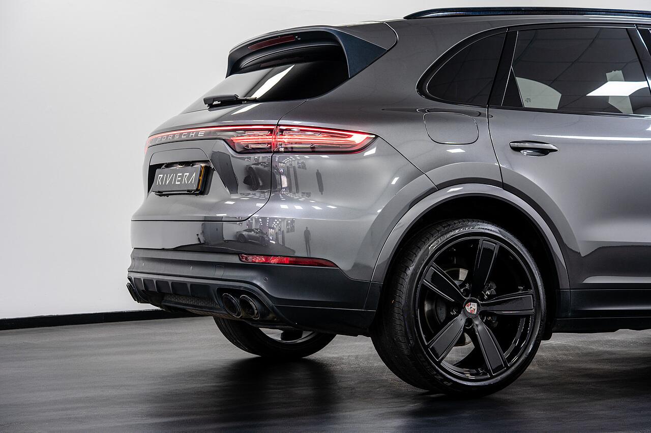 Porsche Cayenne view 34