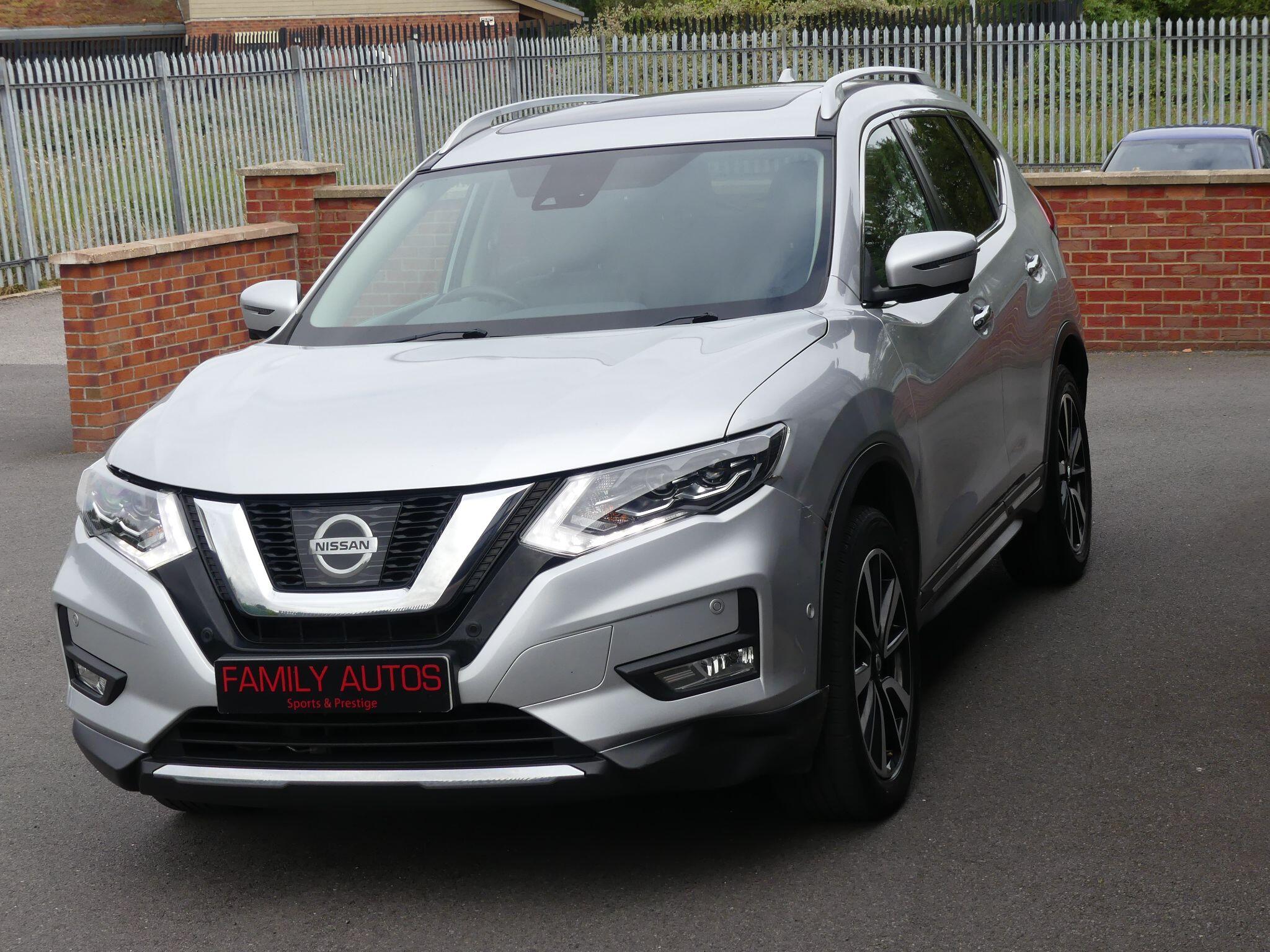 Nissan X-Trail view 3
