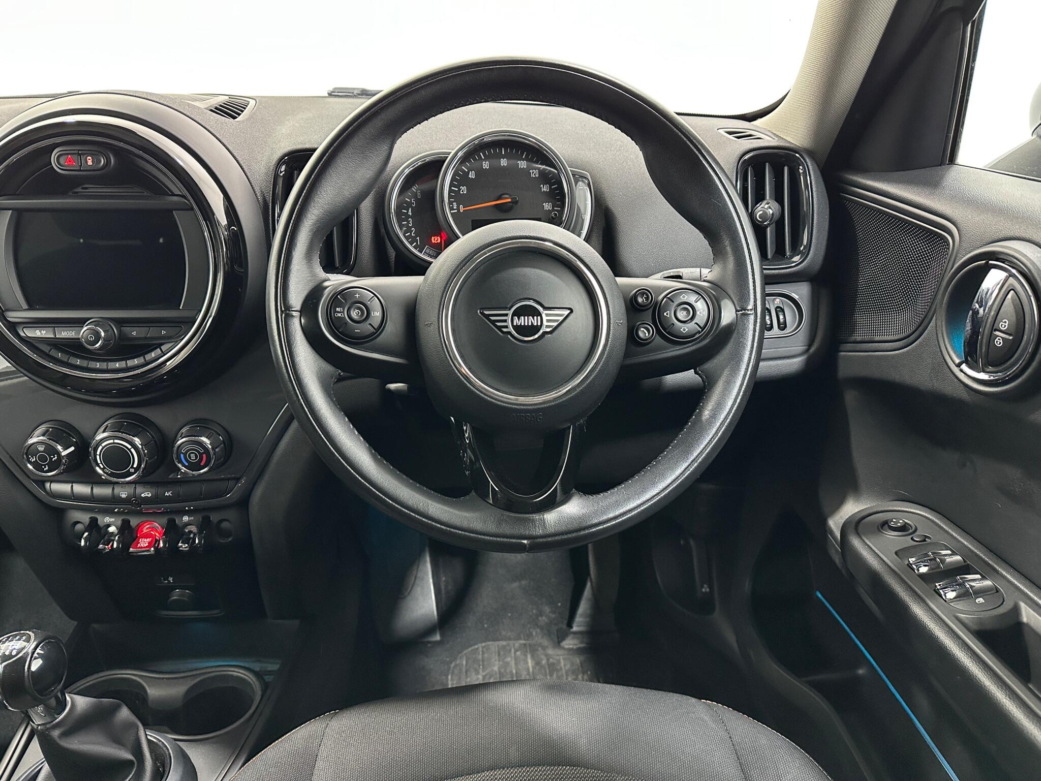 Mini Countryman view 13