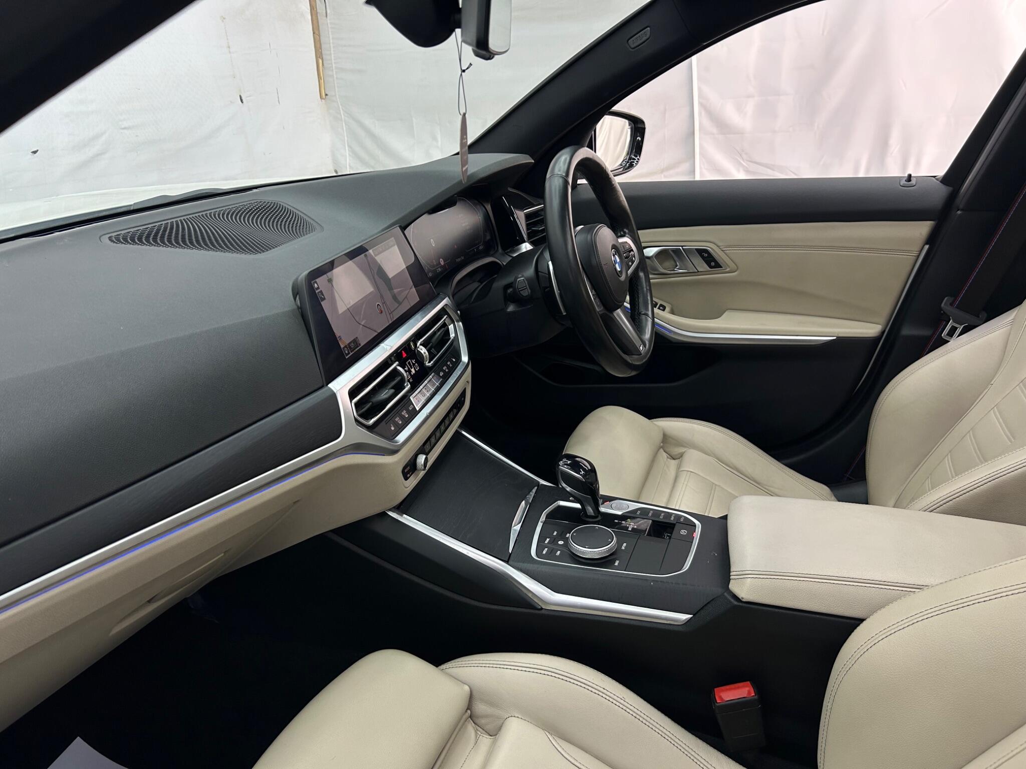 BMW 3 Series view 52