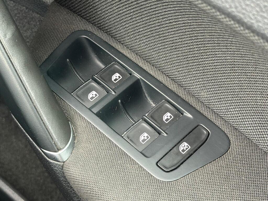 Volkswagen Golf view 46