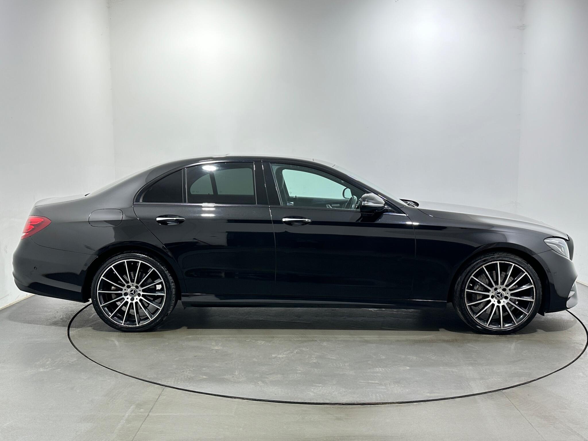 Mercedes-Benz E-Class view 9