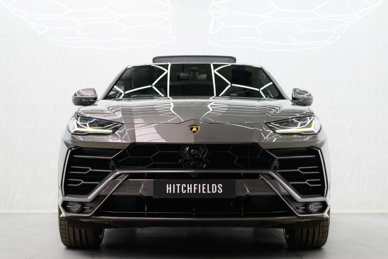 Lamborghini Urus view 4