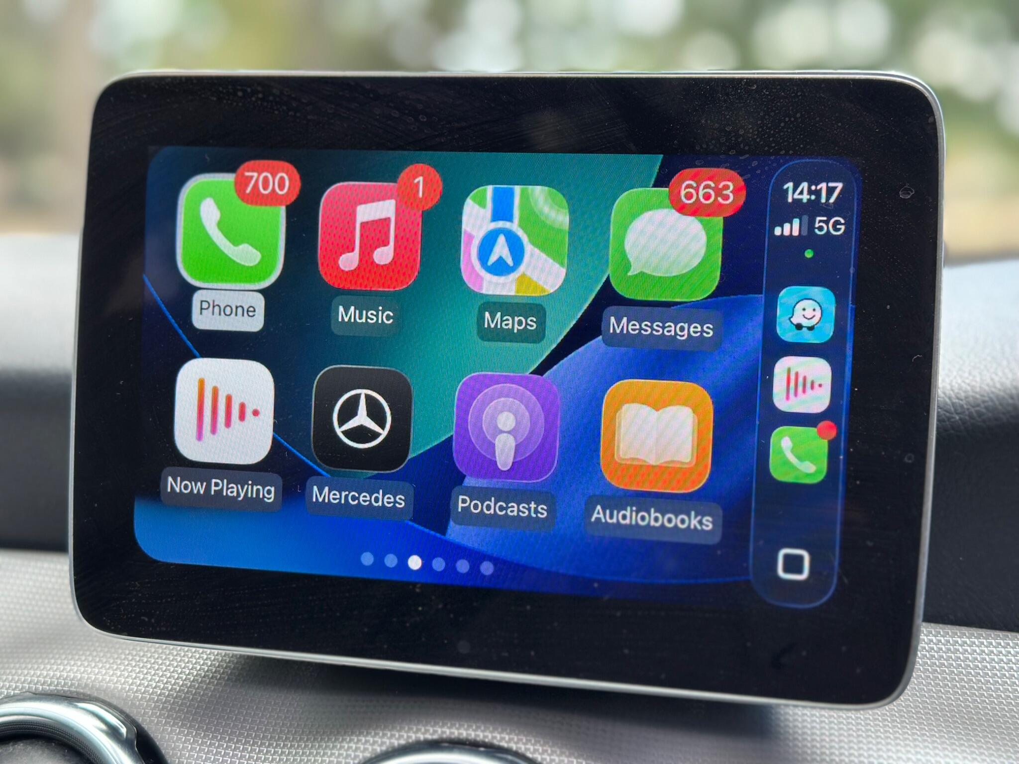 Mercedes-Benz Gla view 2