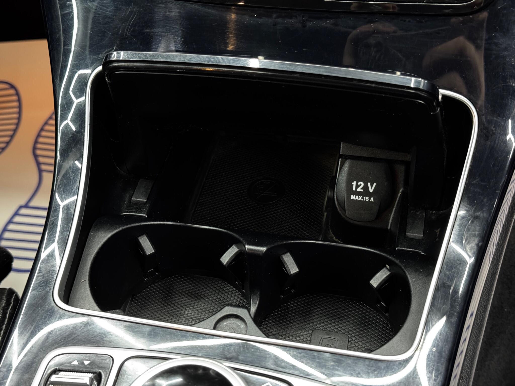 Mercedes-Benz C-Class view 27