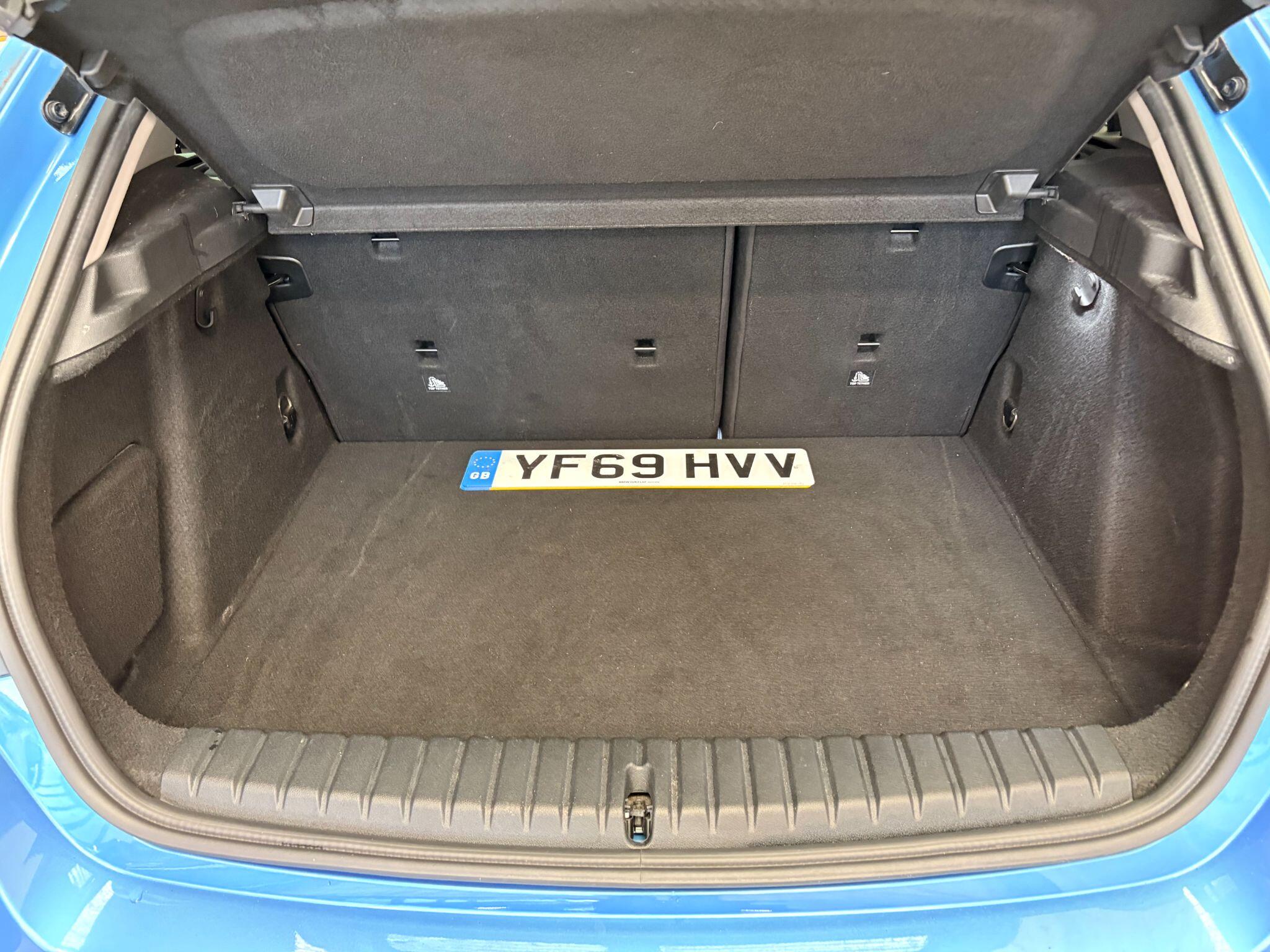 BMW 1 Series view 5