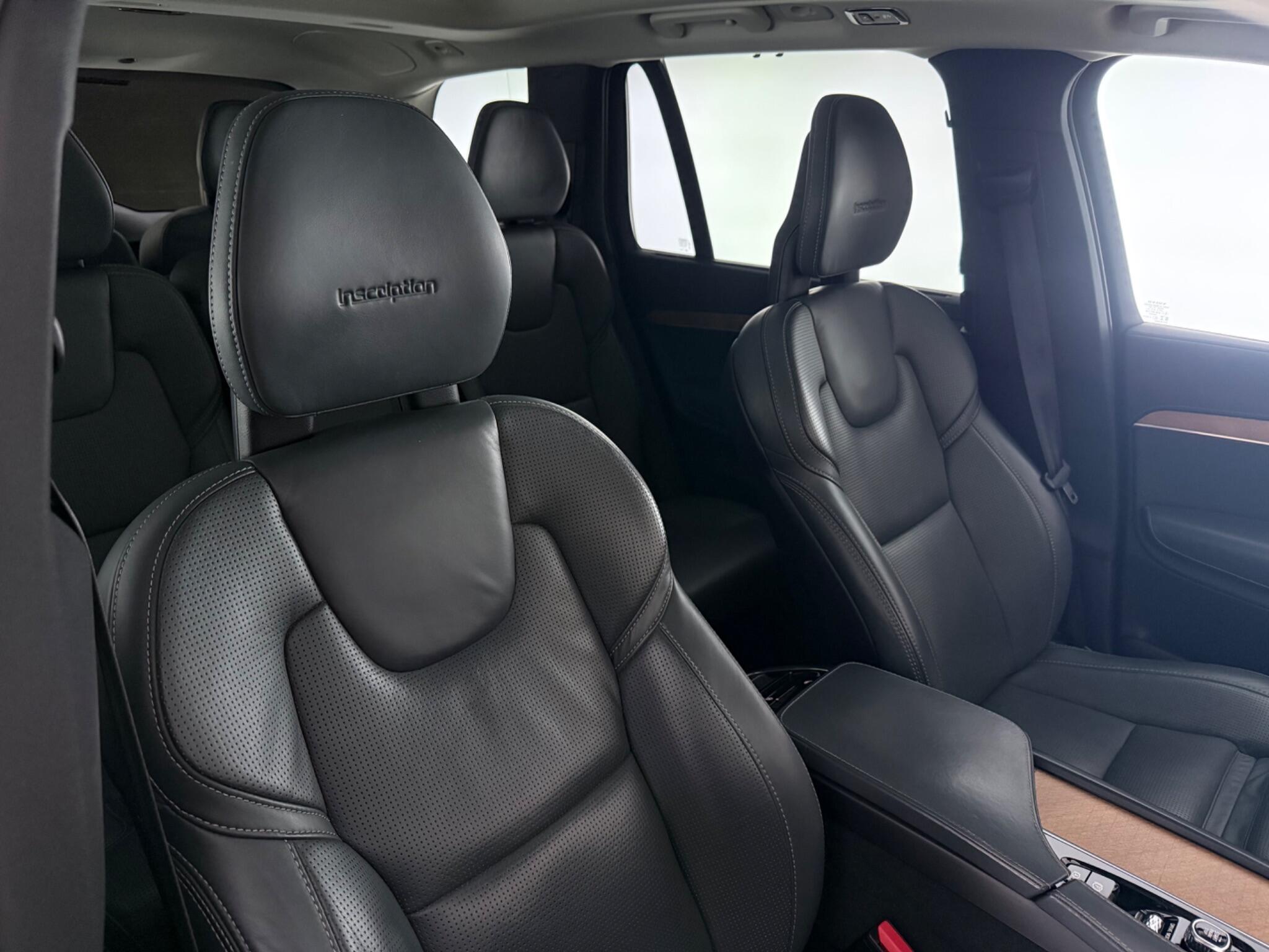Volvo XC90 view 31