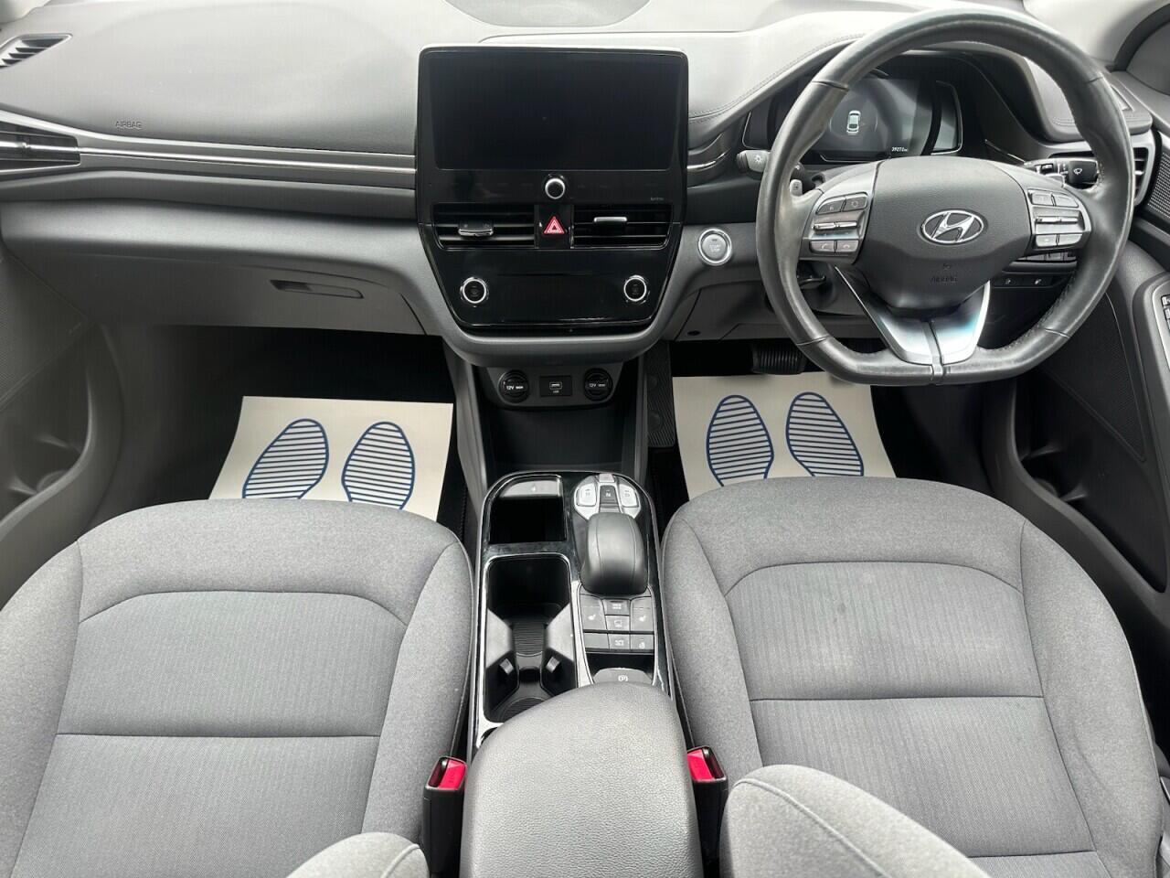 Hyundai Ioniq view 23
