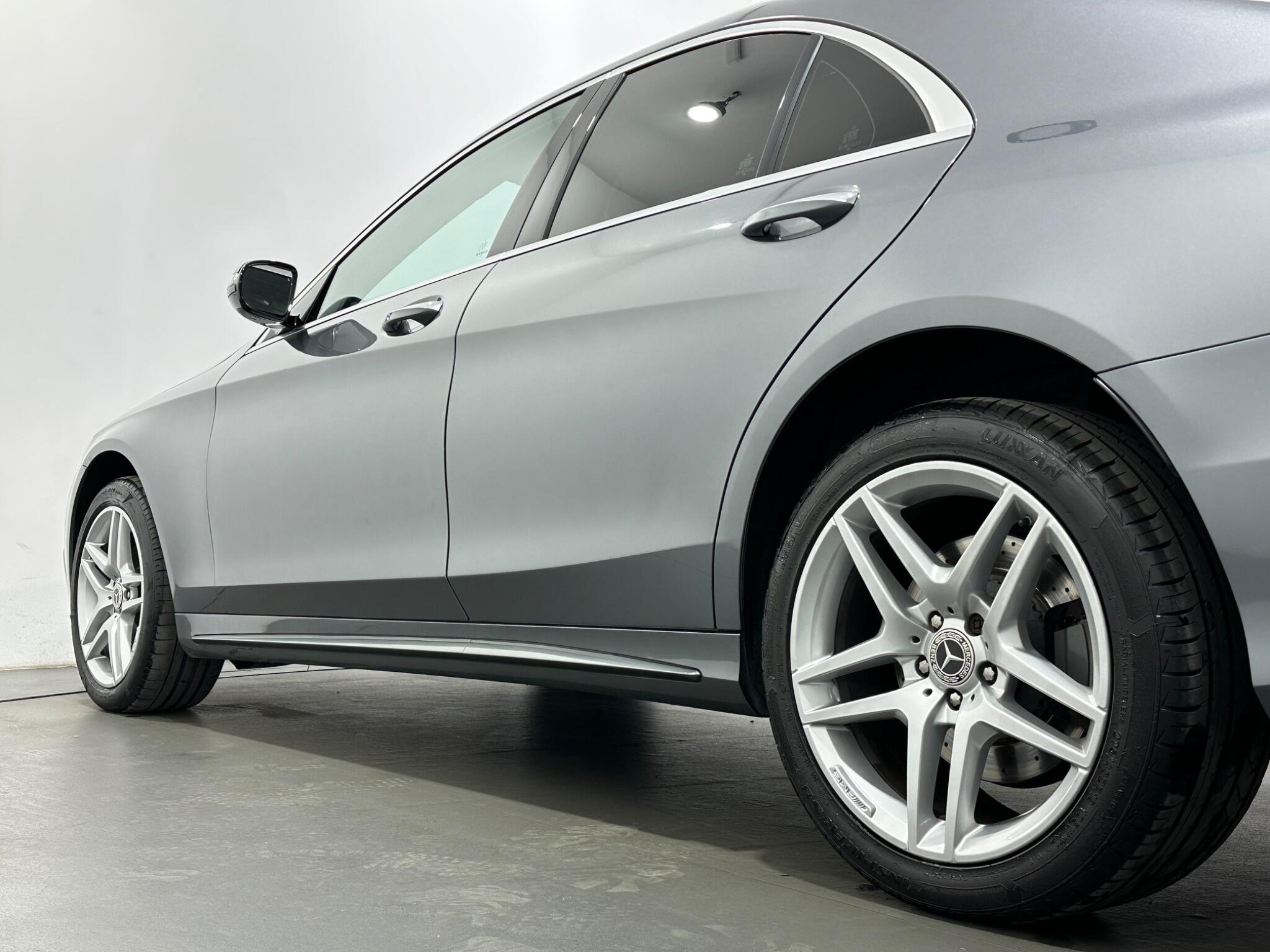 Mercedes-Benz S-Class view 50