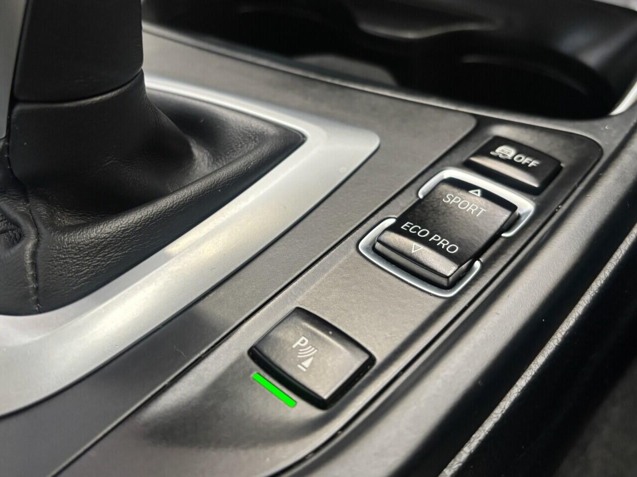 BMW 3 Series view 39