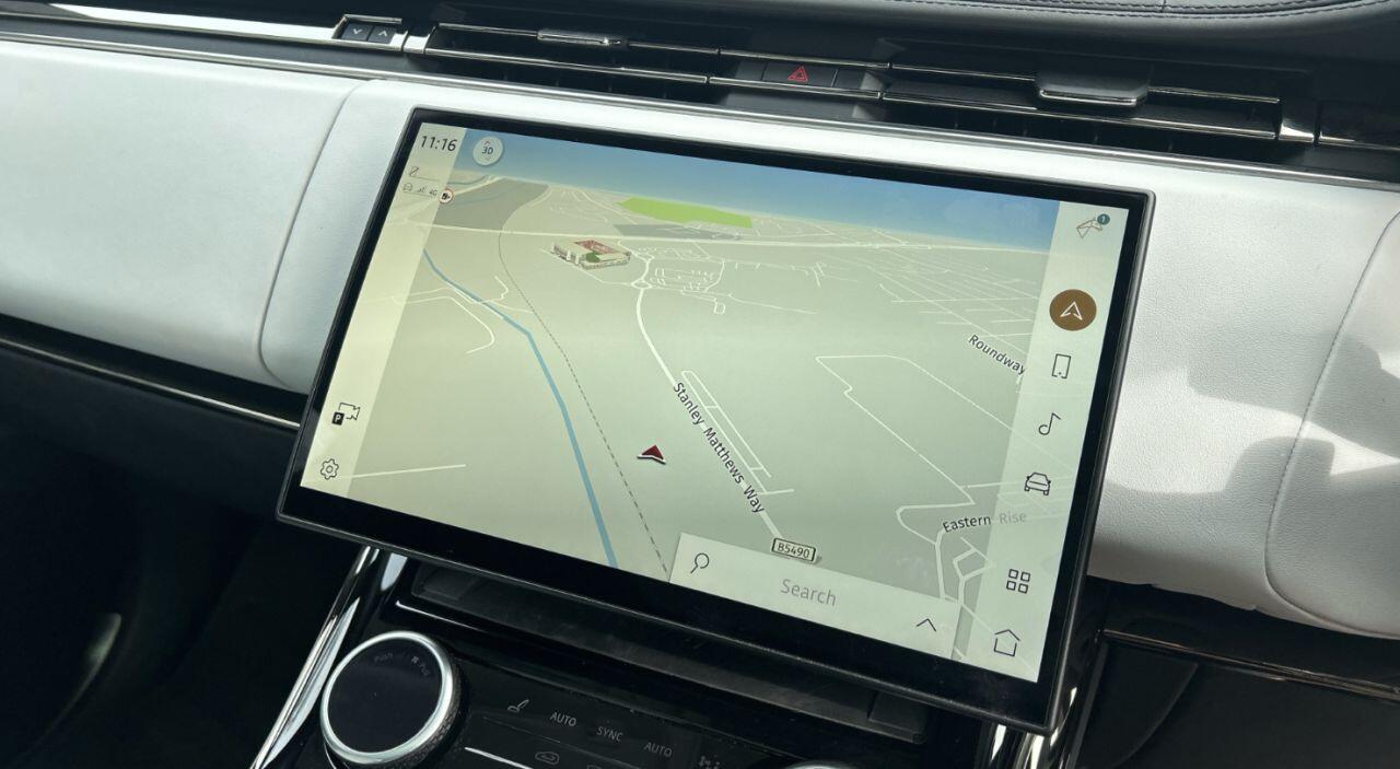 Land Rover Range Rover Sport view 9