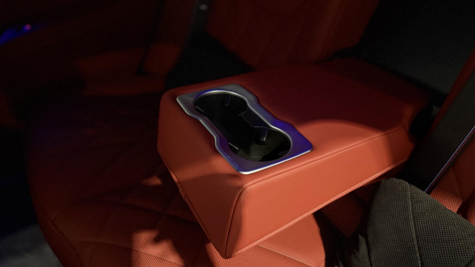 BMW XM view 13