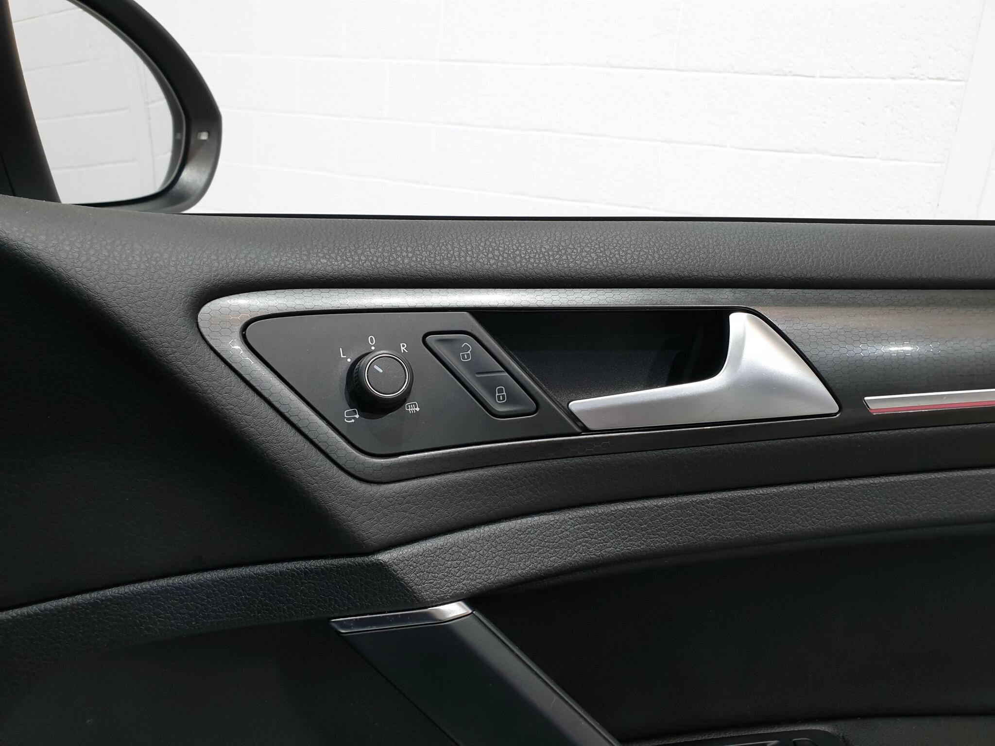 Volkswagen Golf view 59