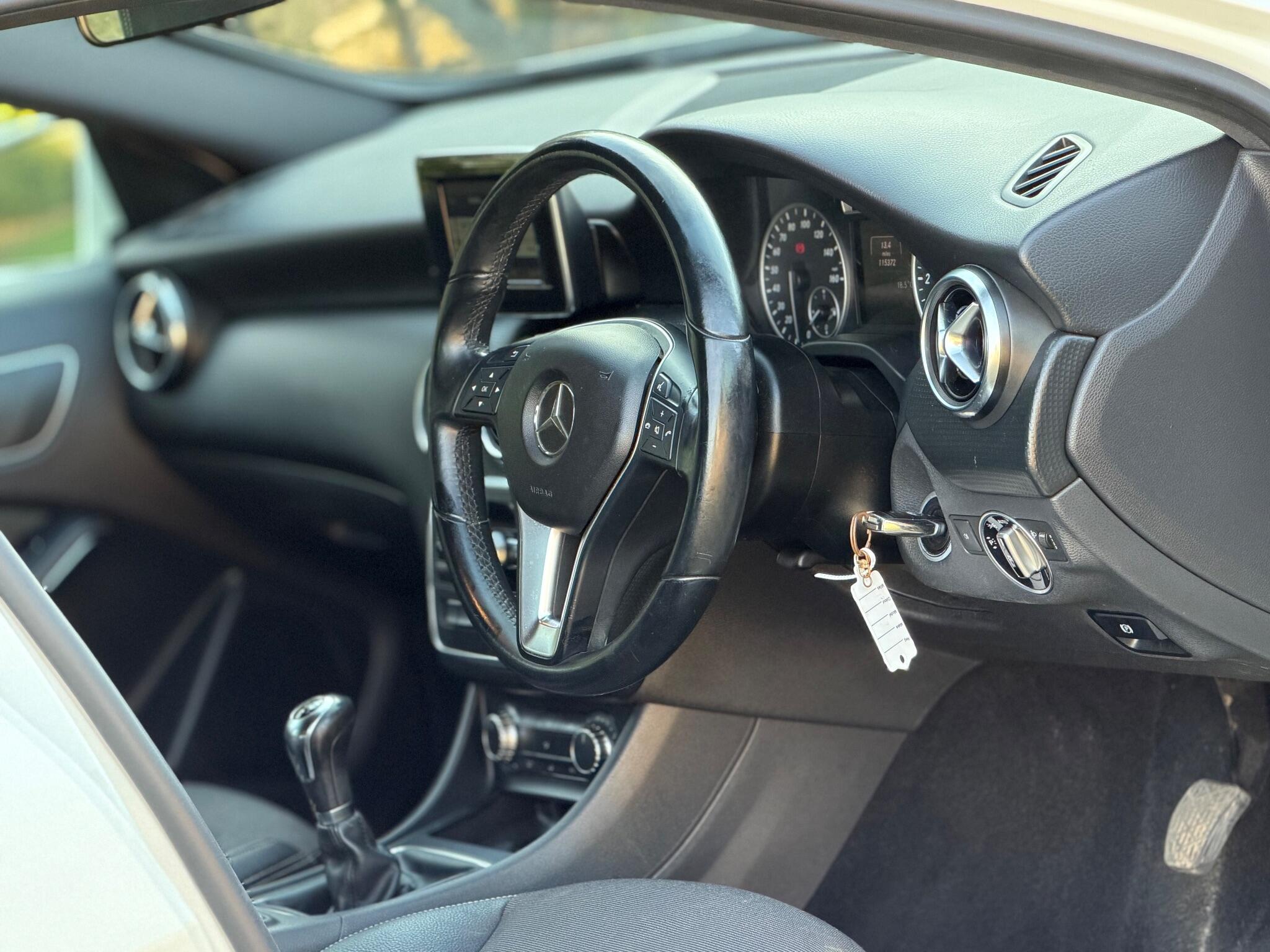 2013 Mercedes-Benz A Class 1.5 A180 CDI SE Euro 5 (s/s) 5dr image 20