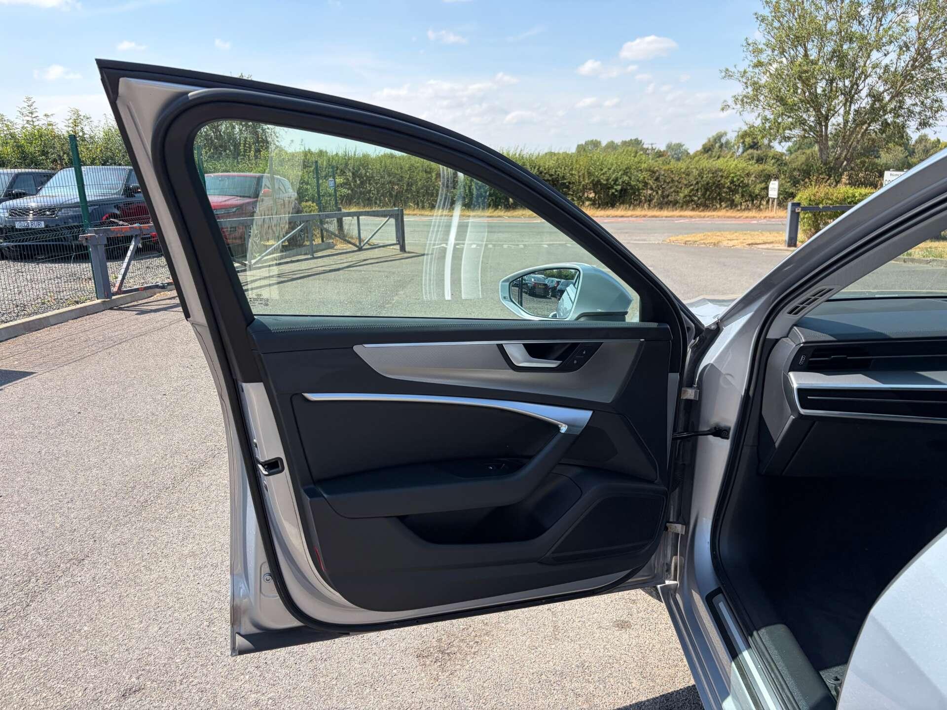Audi A6 Saloon view 14