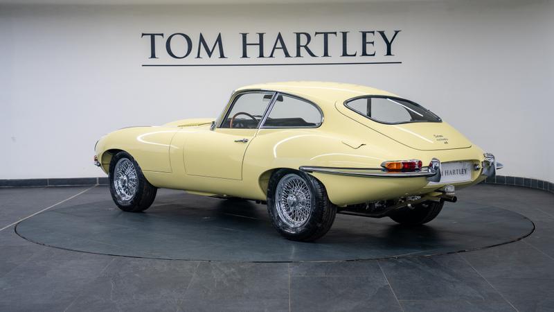 Jaguar E-Type view 5