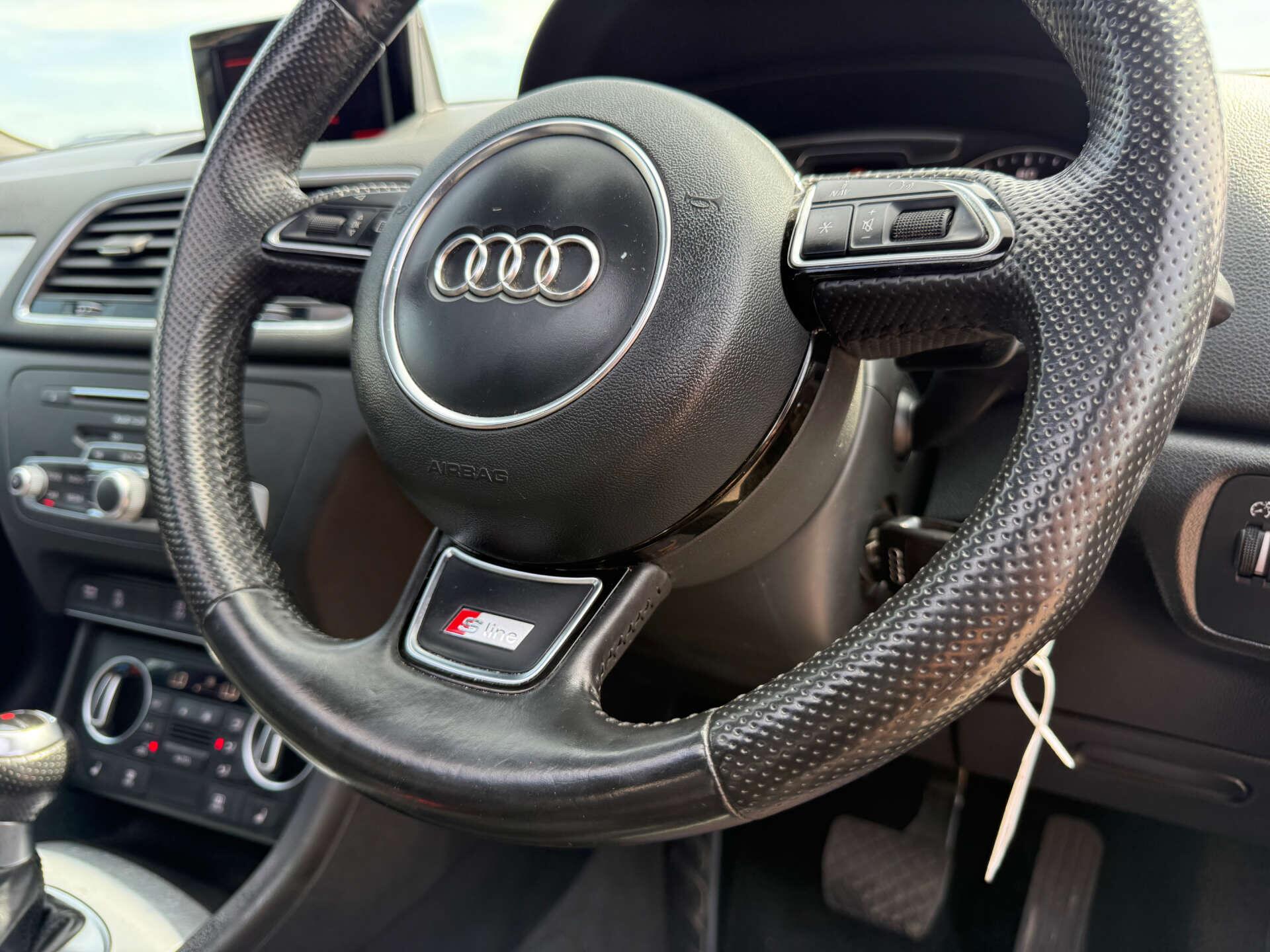 Audi Q3 view 37