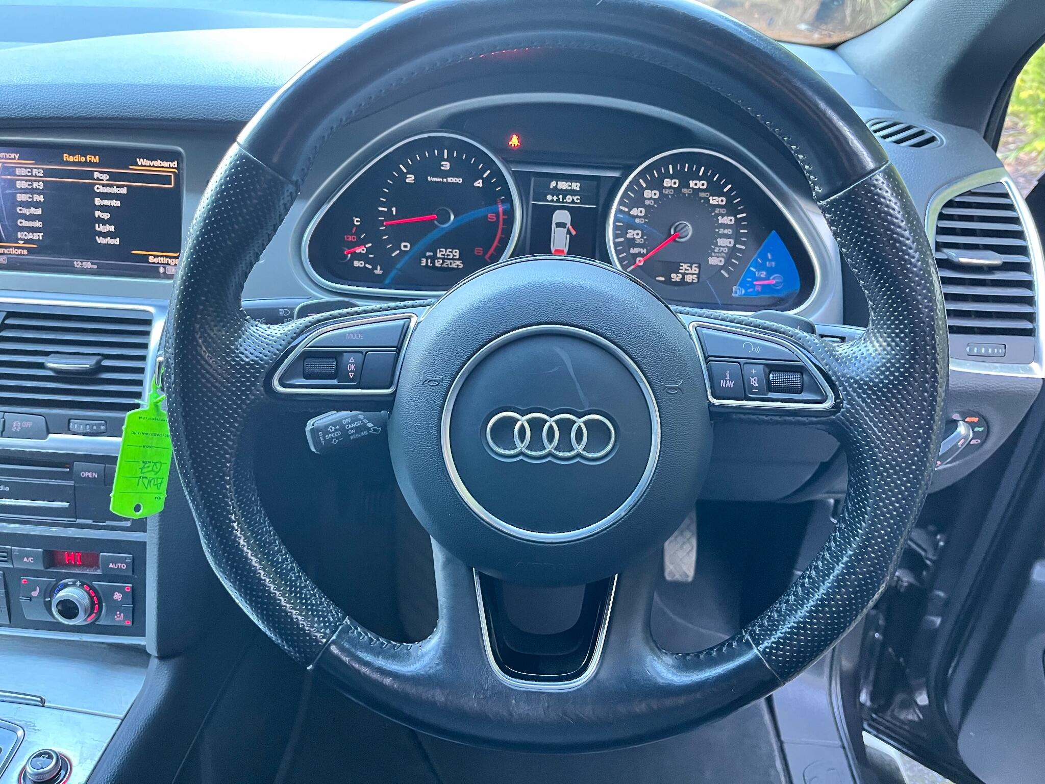 Audi Q7 view 26