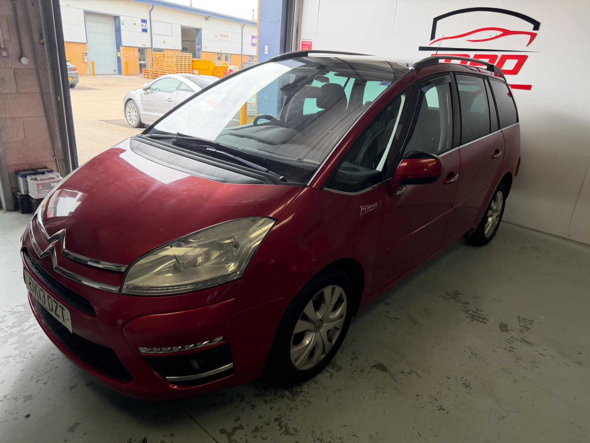 Citroen Grand C4 Picasso view 2