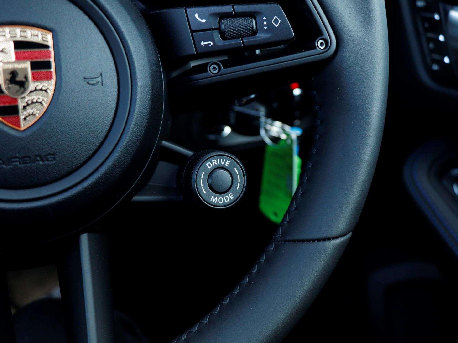 Porsche Macan view 22