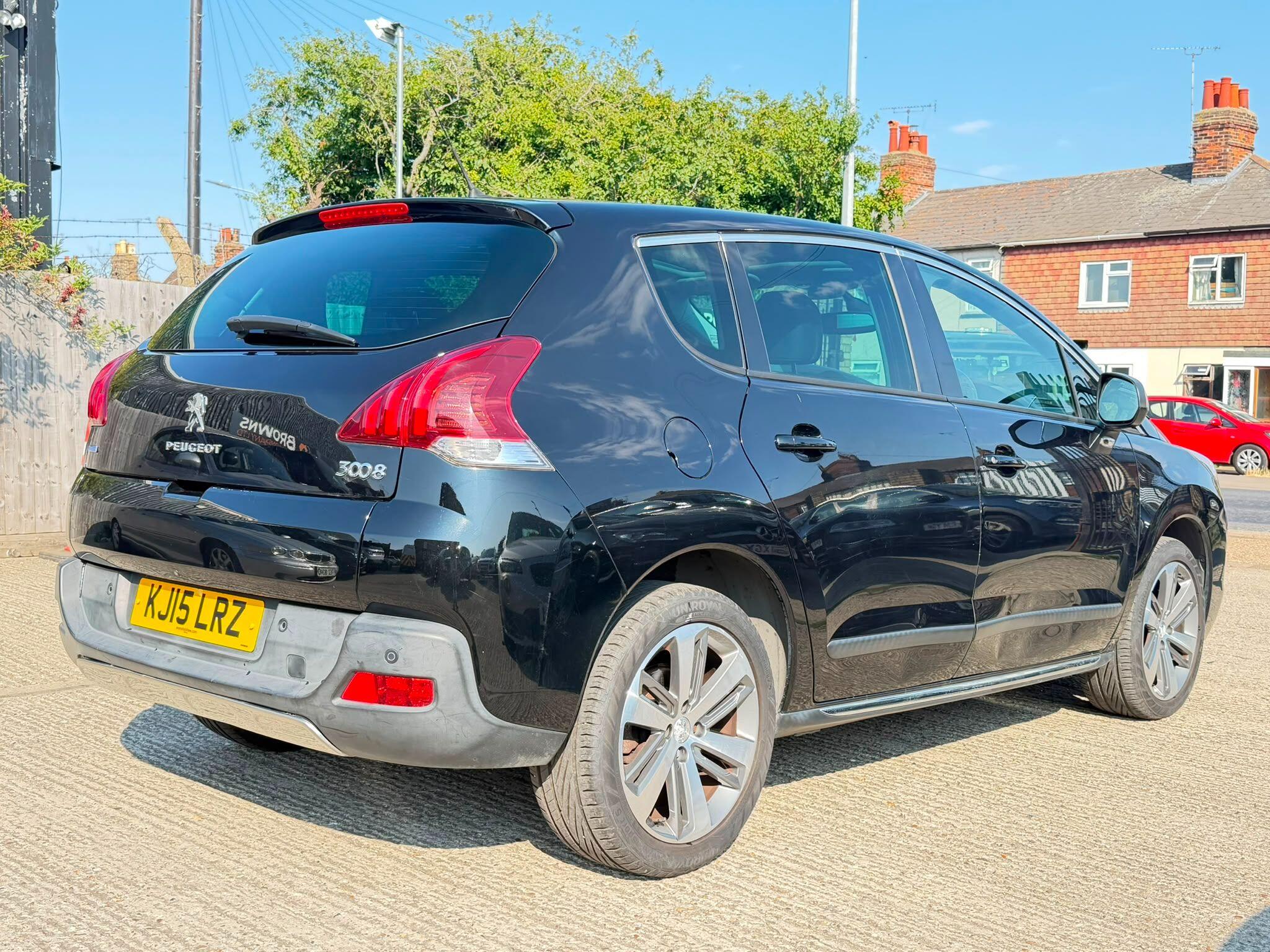 Peugeot 3008 view 3