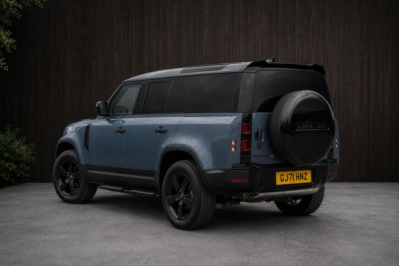 Land Rover Defender view 3