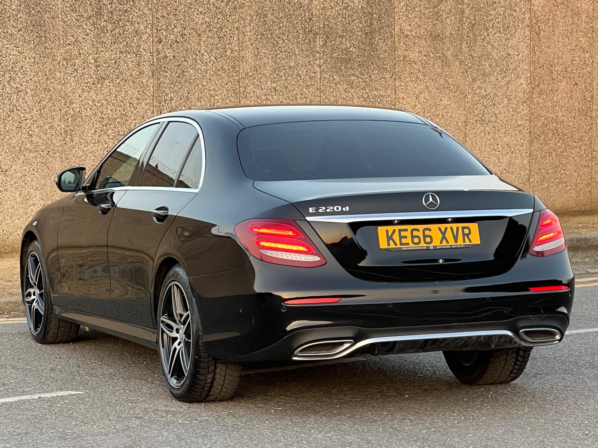 Mercedes-Benz E Class view 10