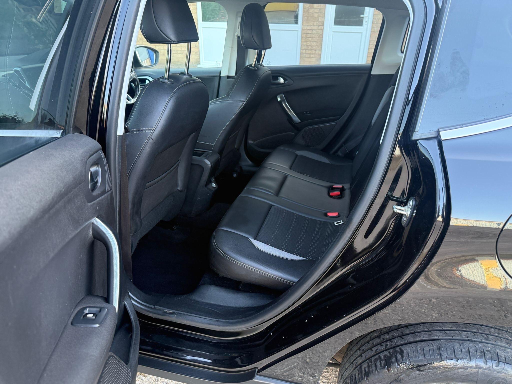 Peugeot 2008 view 12