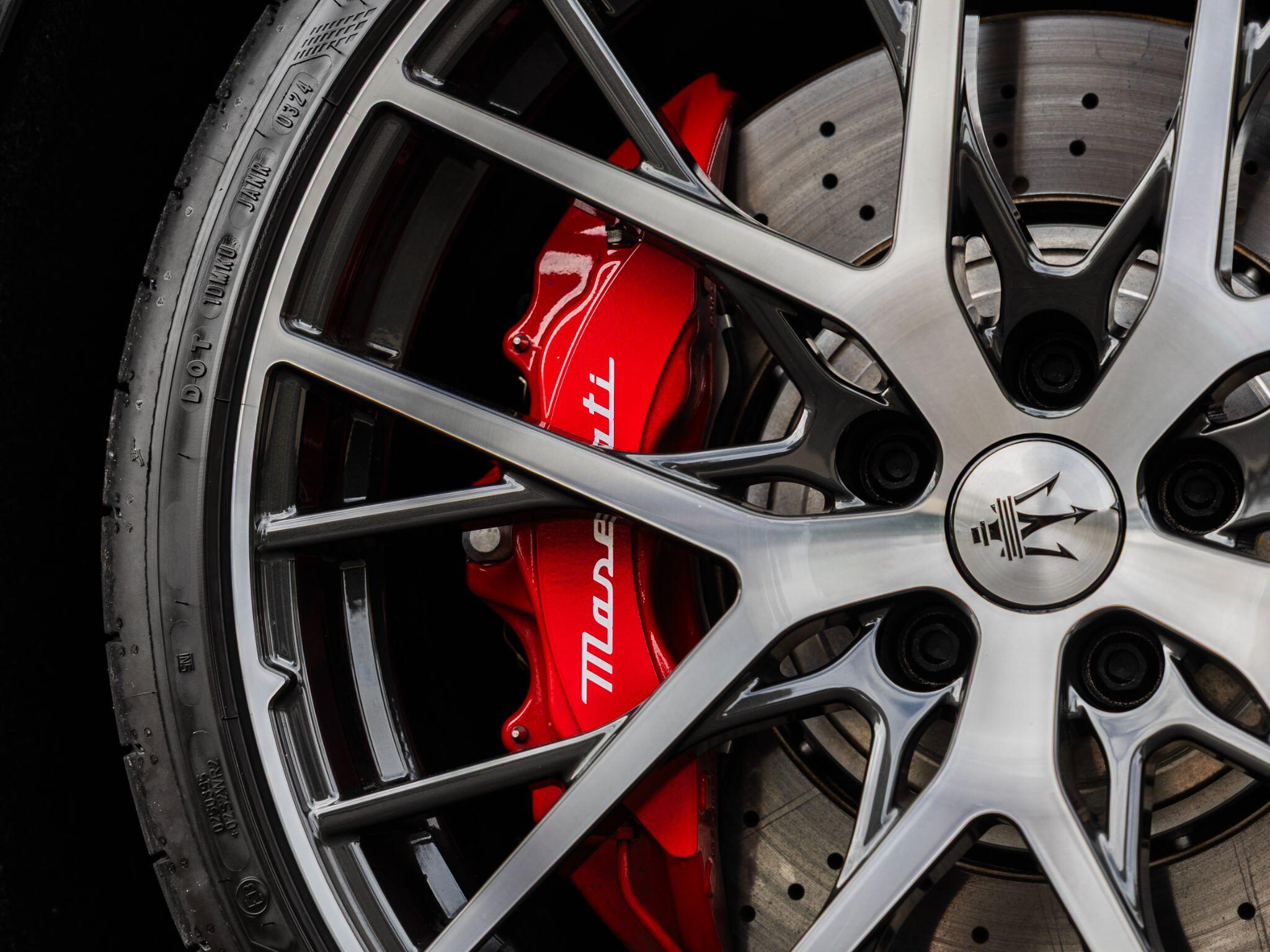 Maserati Grancabrio view 11