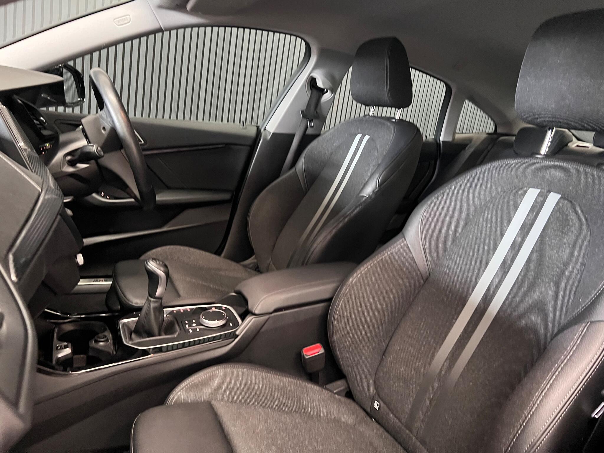 BMW 2 Series view 23