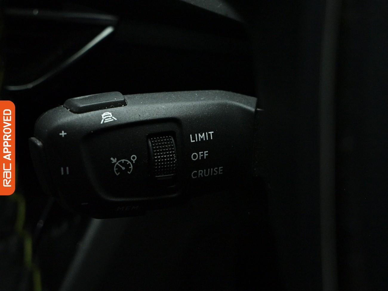 Peugeot E-2008 view 22