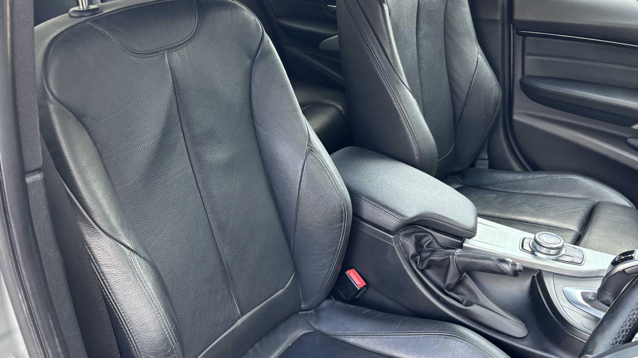 BMW 3 Series view 12