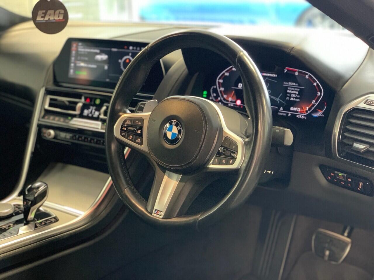 BMW 8 Series view 37