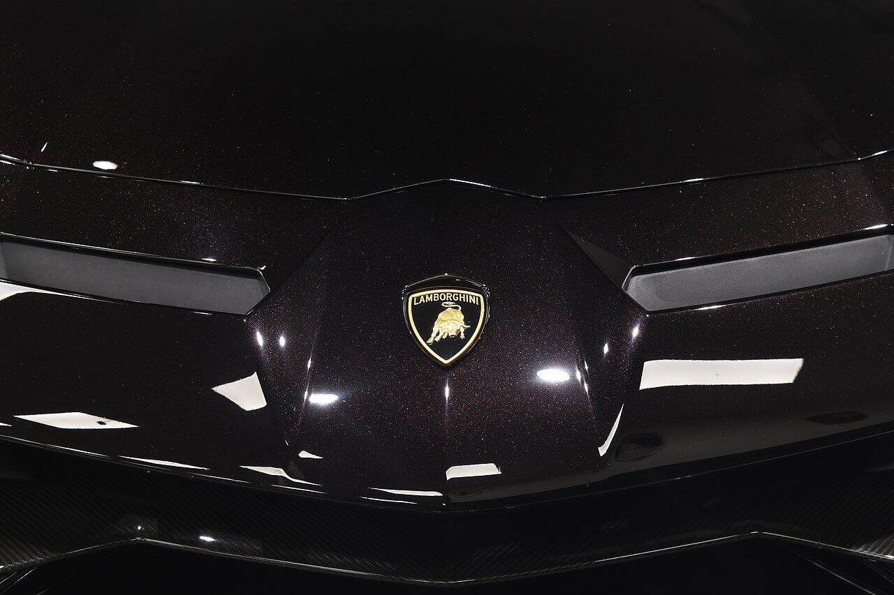 Lamborghini Aventador view 41
