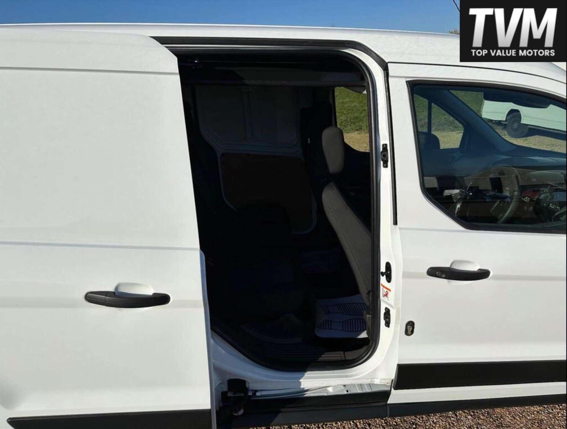 Ford Transit Connect view 20