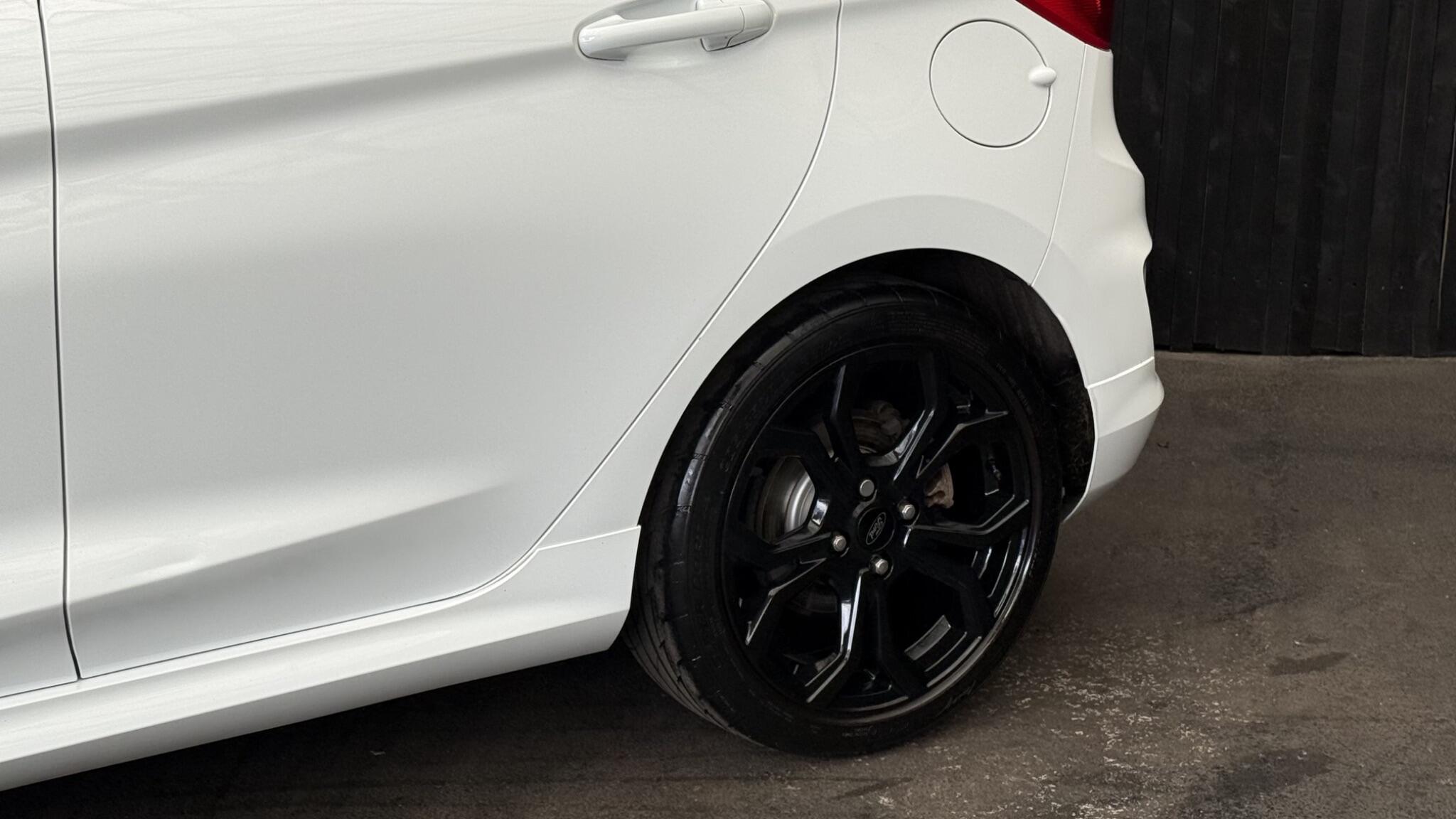 Ford Fiesta view 9