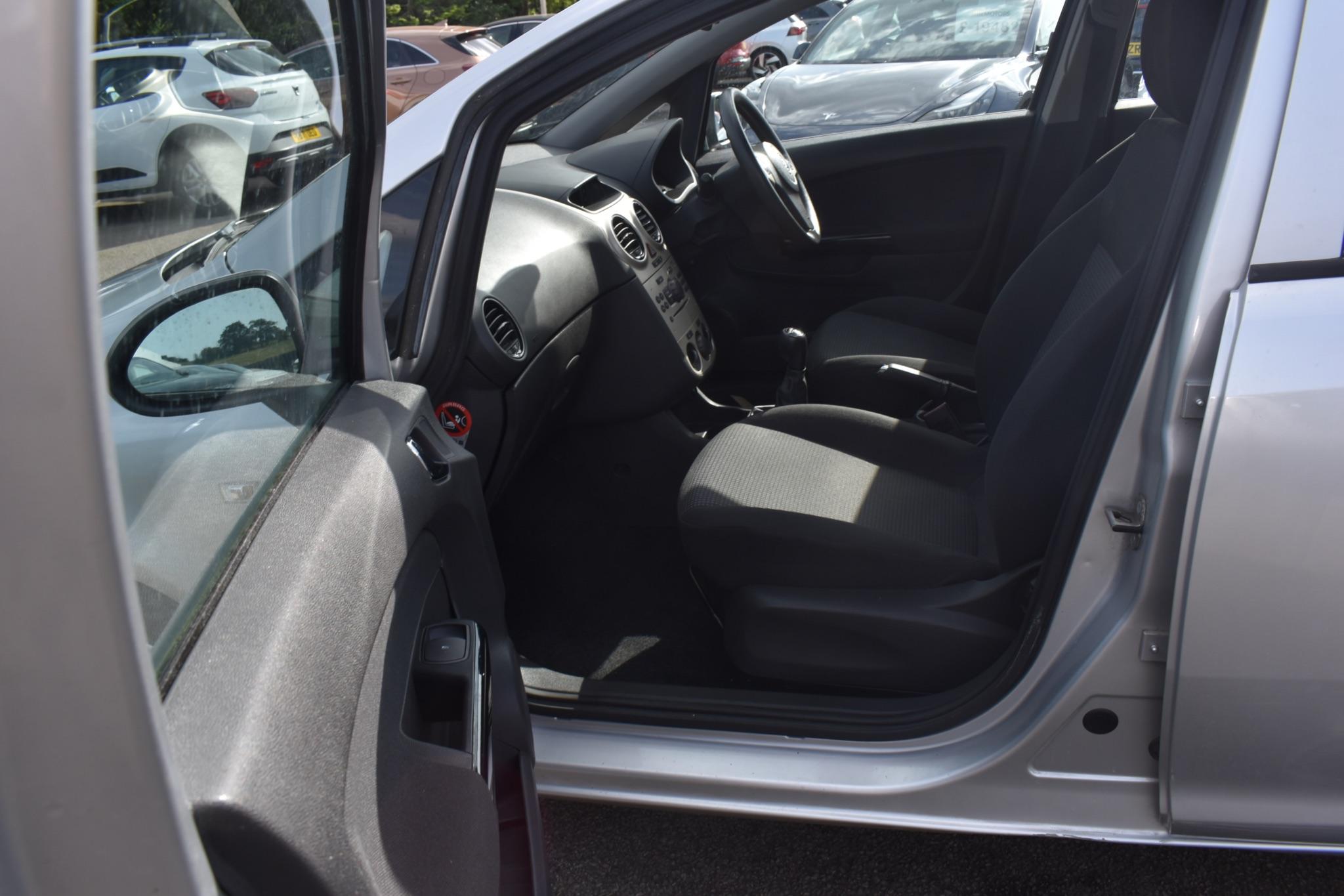 Corsa - 1.2i 16v Active 5dr - Image 4