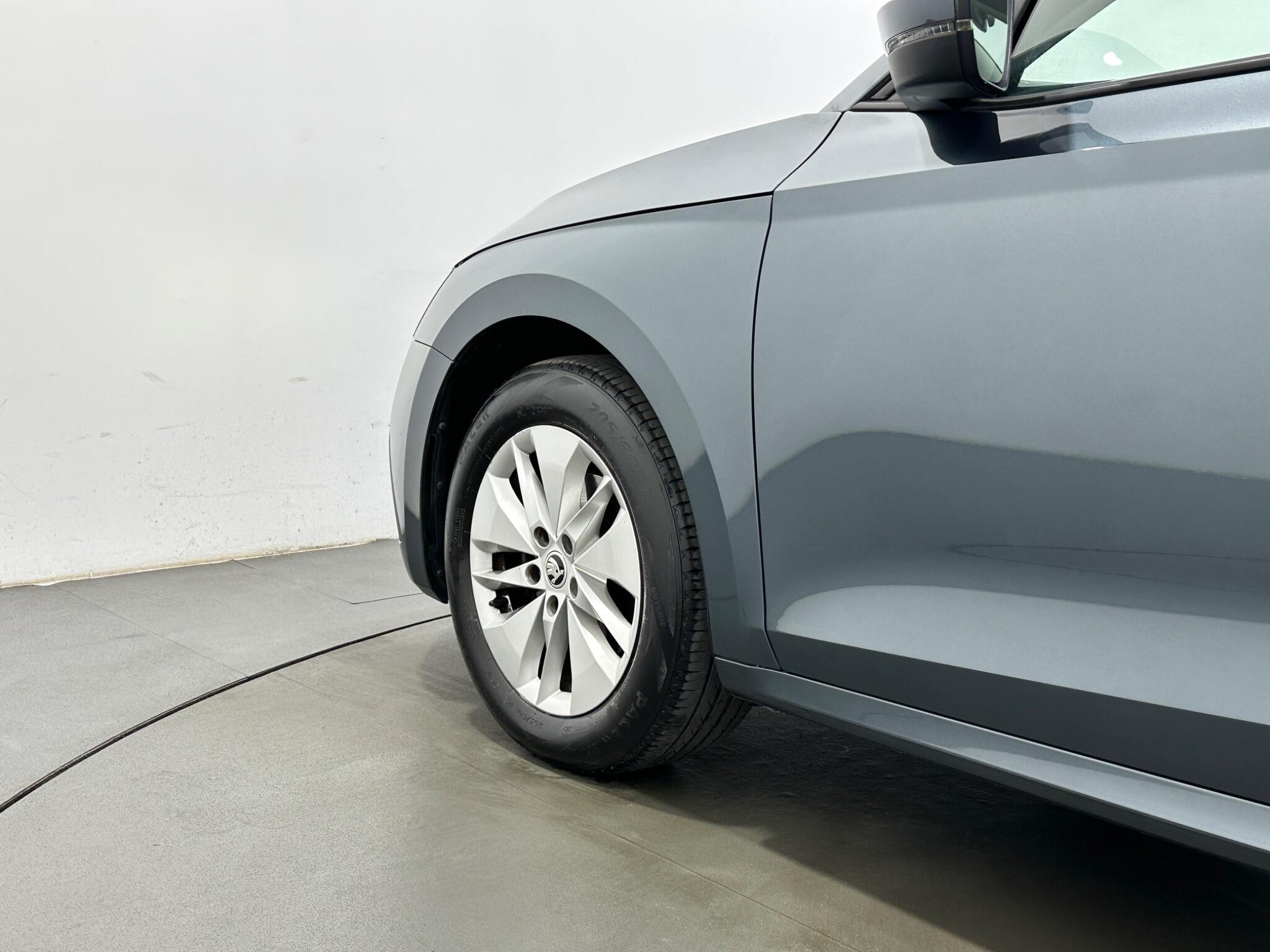 Skoda Octavia view 50