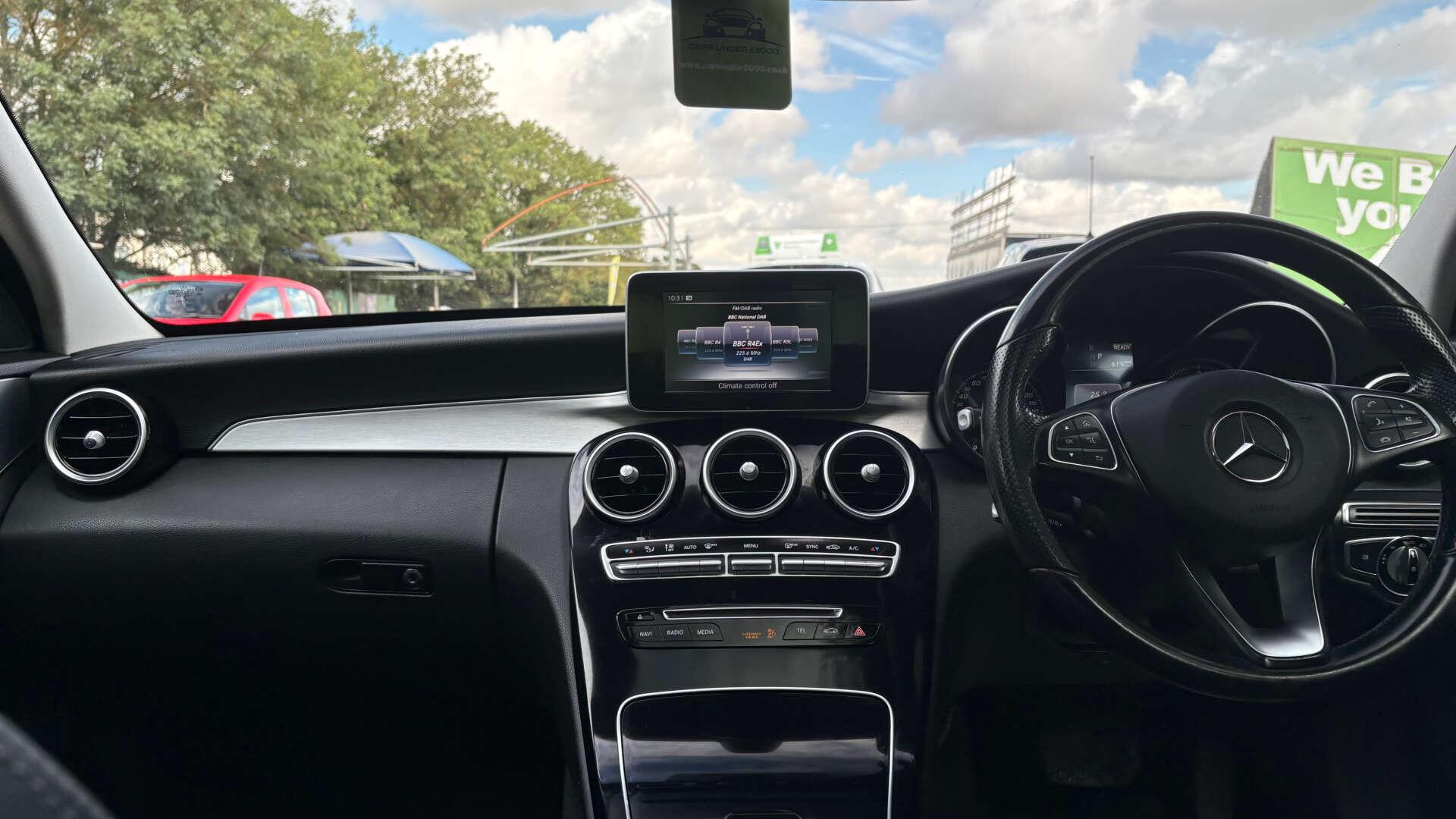 Mercedes-Benz C-Class view 43