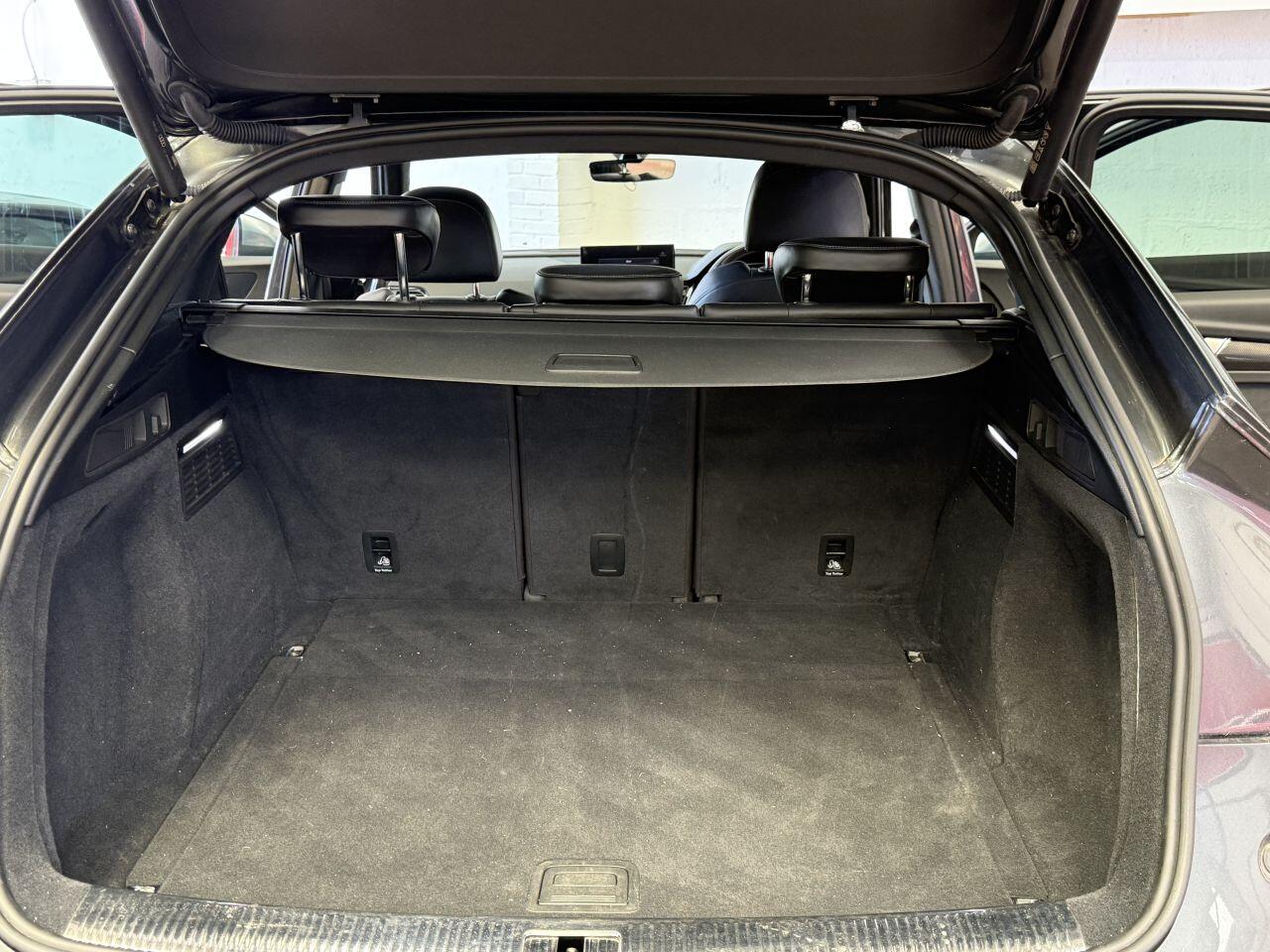 Audi SQ5 view 17