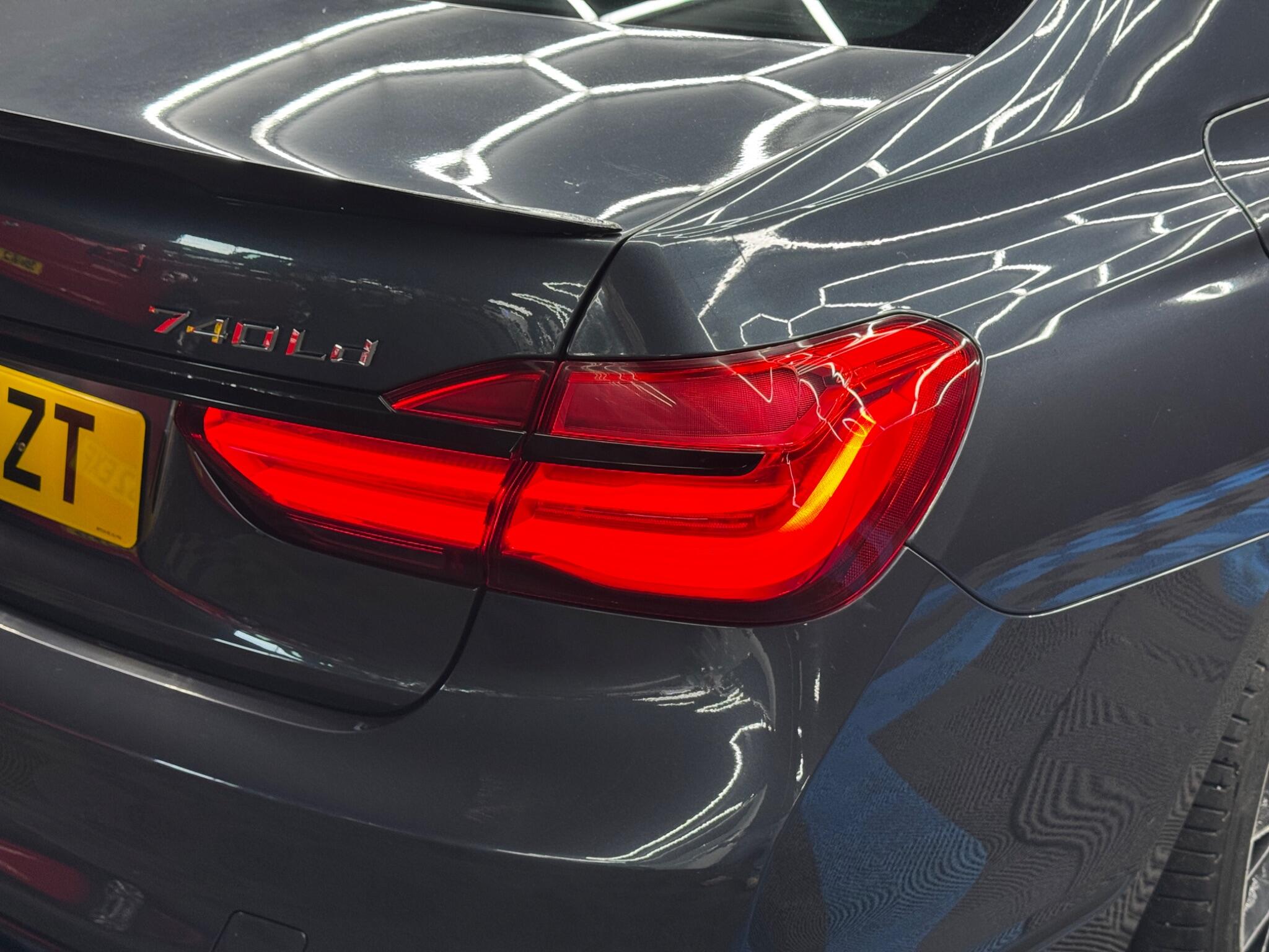 BMW 7 Series view 64