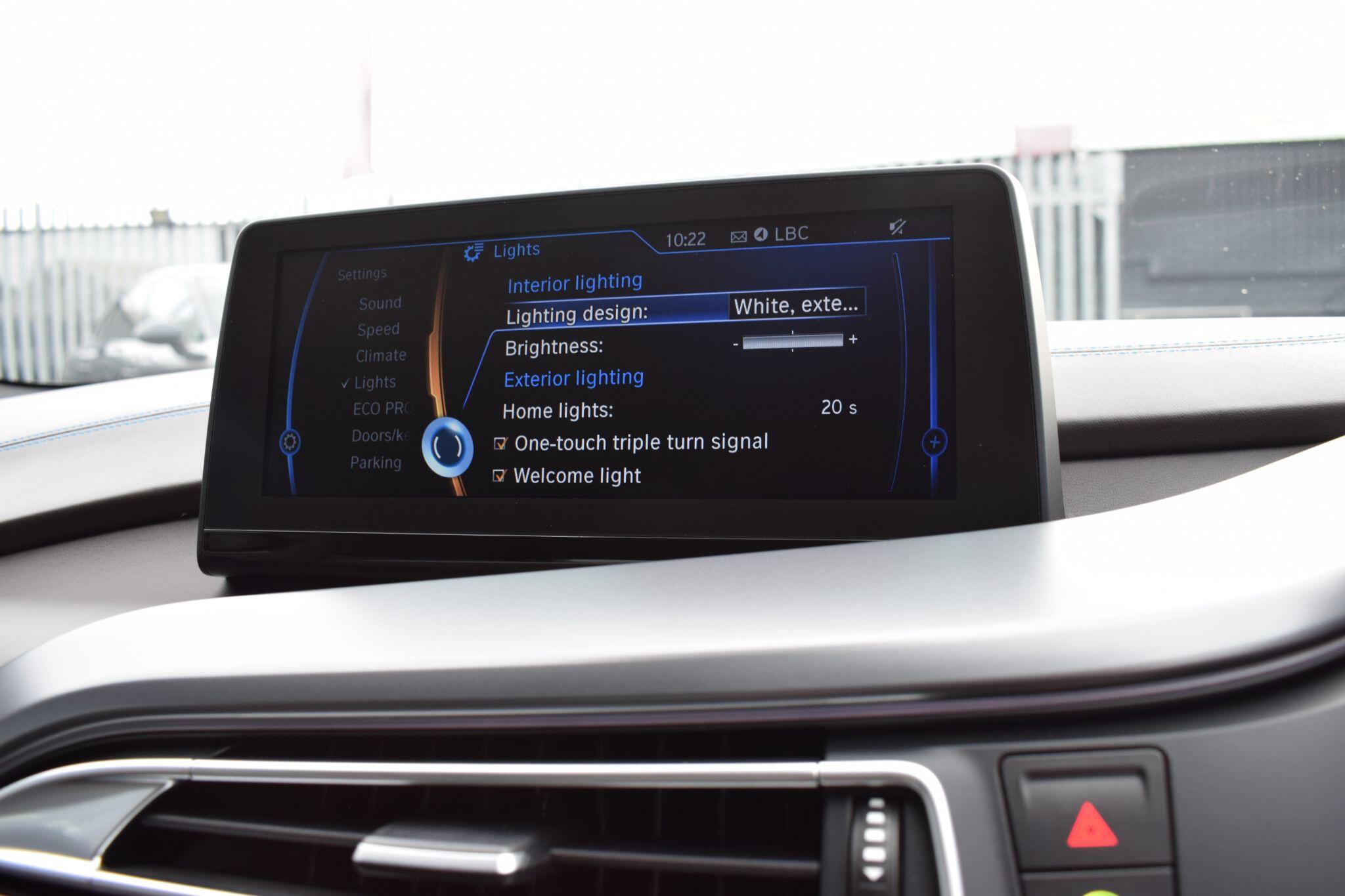 BMW I8 view 25