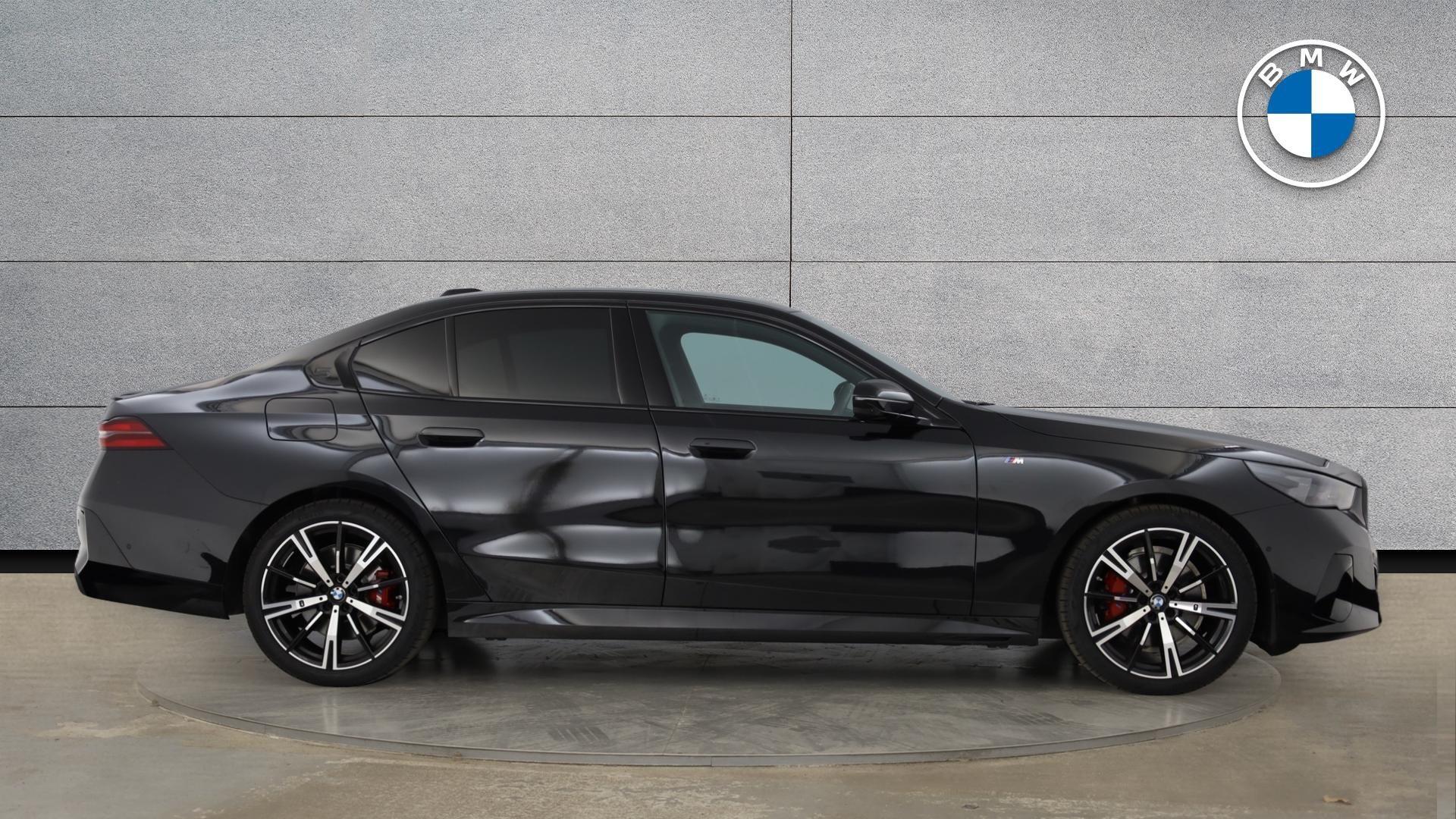 BMW 5 Series view 3