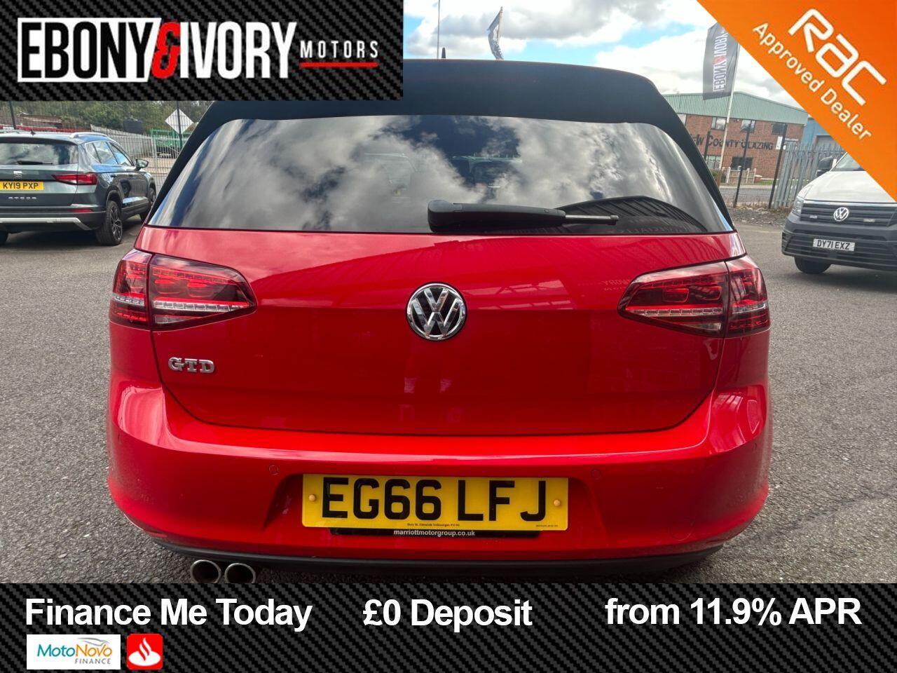 Volkswagen Golf view 4