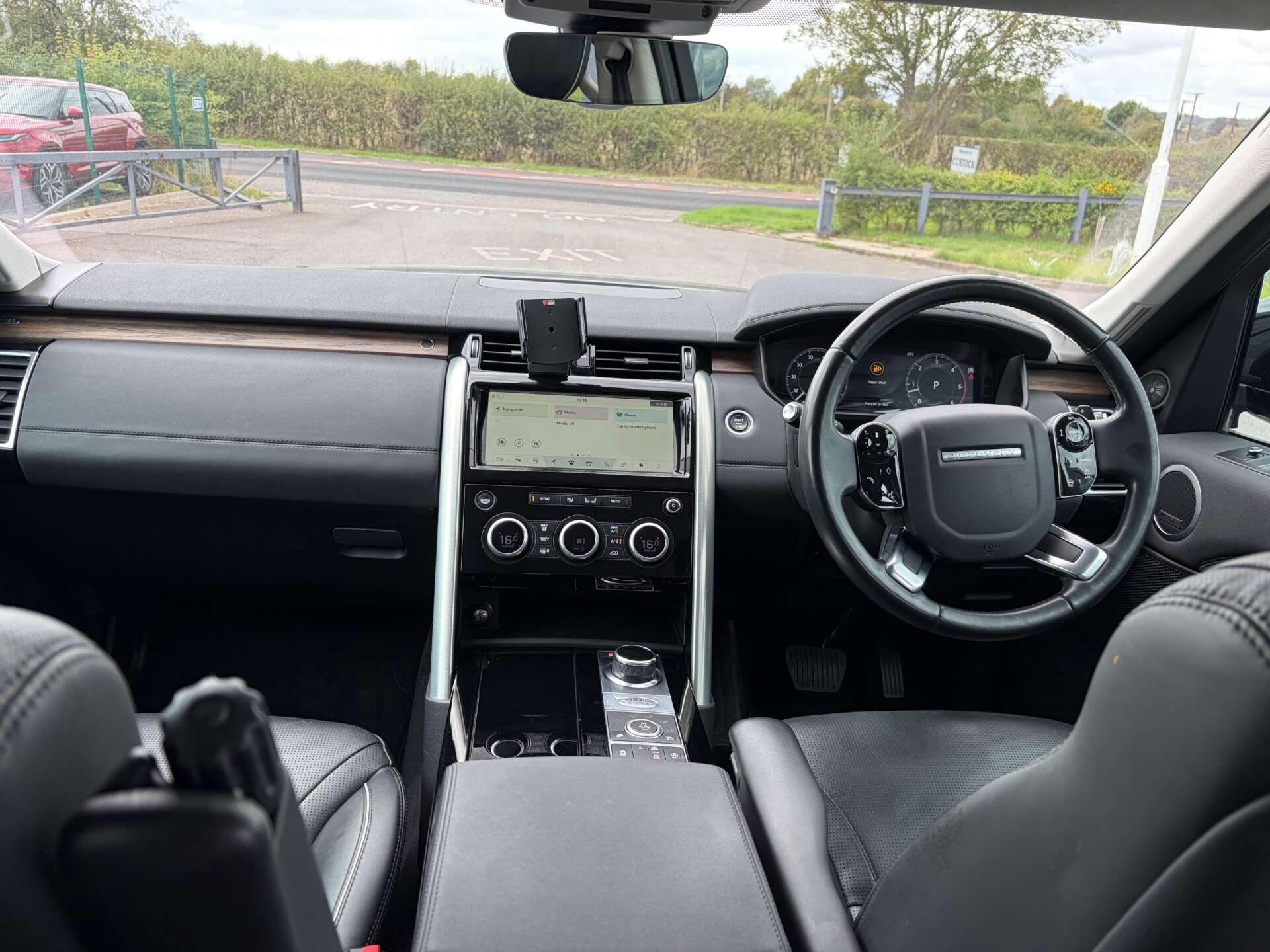 Land Rover Discovery 3 view 34