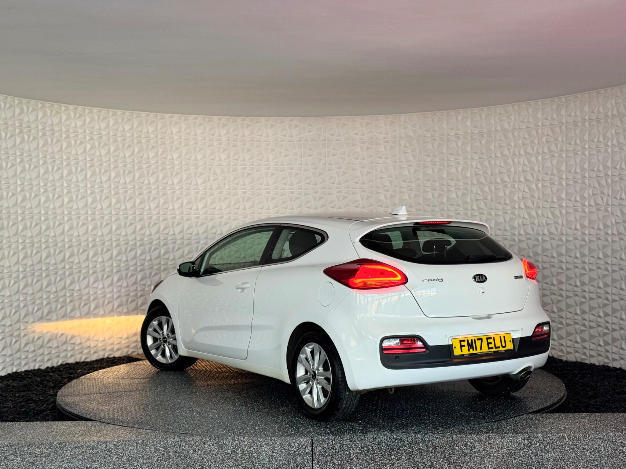 Kia Proceed view 3