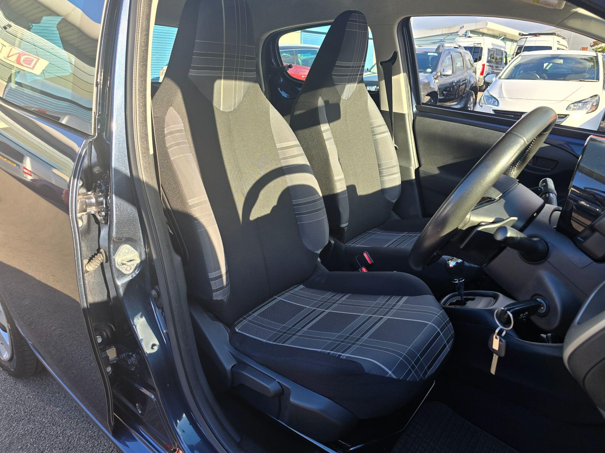 Peugeot 108 view 29