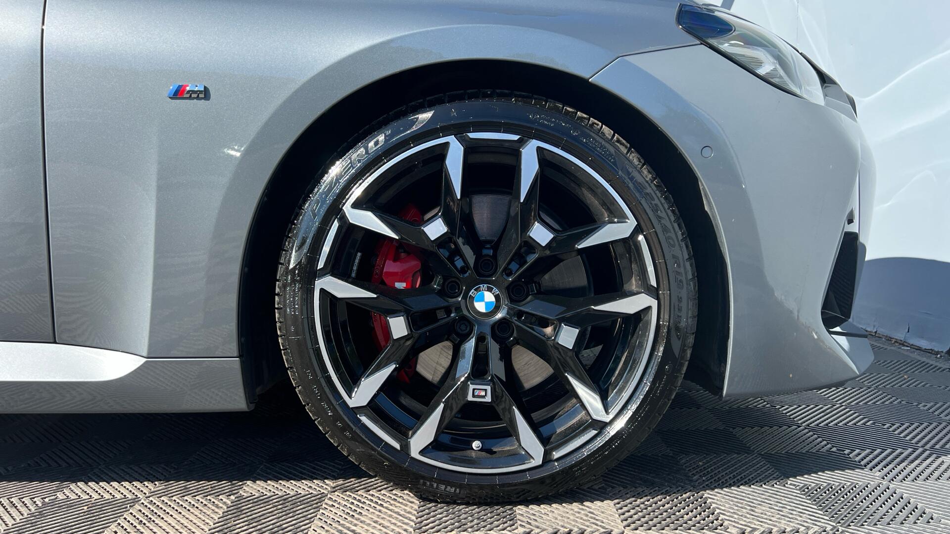 BMW 2 Series view 14