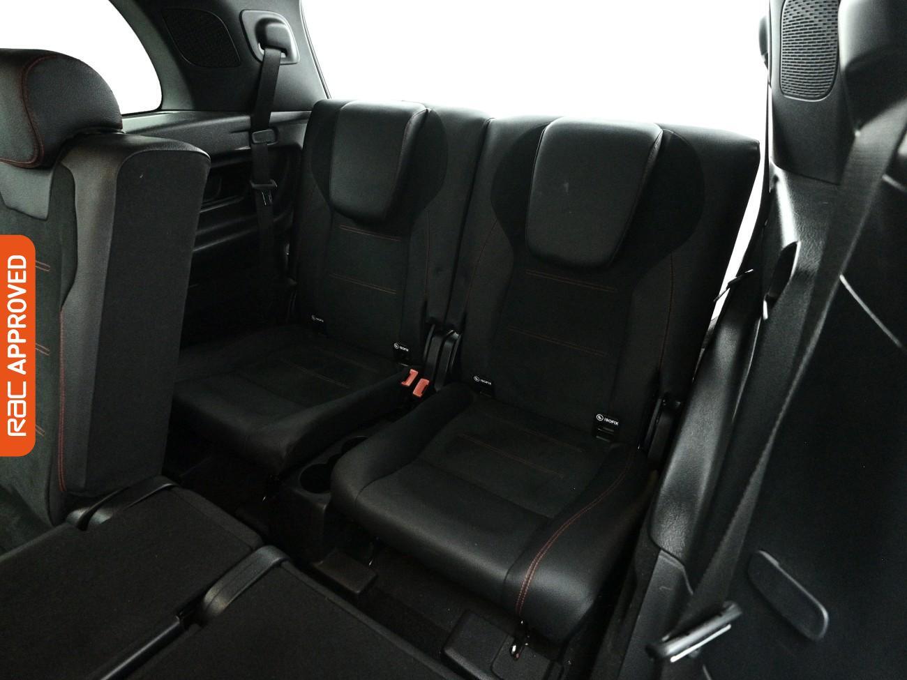 Mercedes-Benz GLB view 27